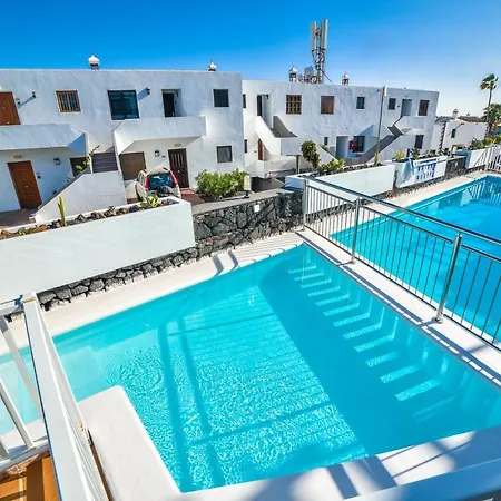 Precioso Con Piscina * Tías